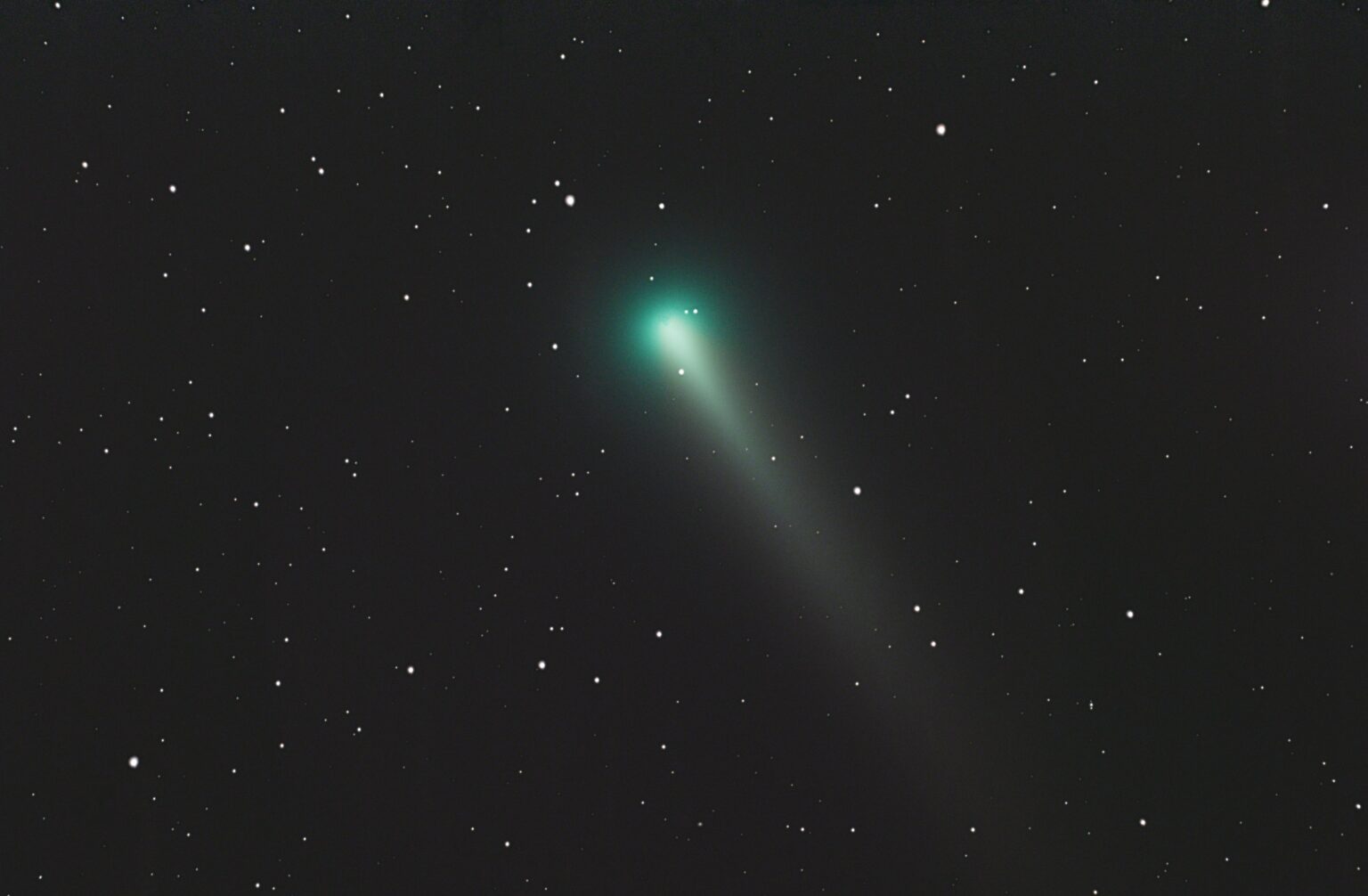 Comet Leonard C/2021 A1 VisibleDark
